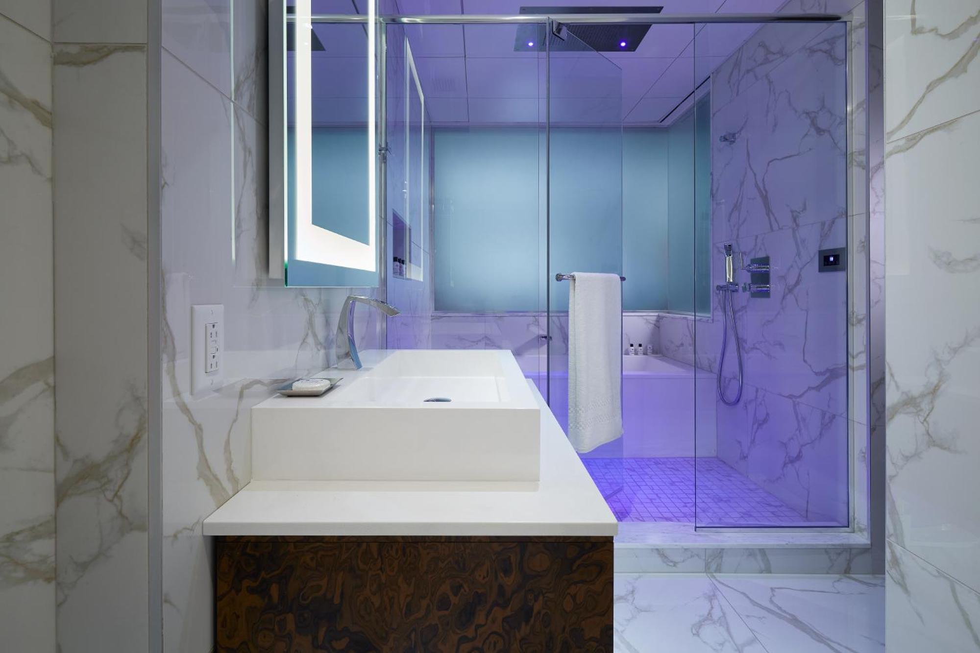 Luxury King Suite,1220716036:JPEG