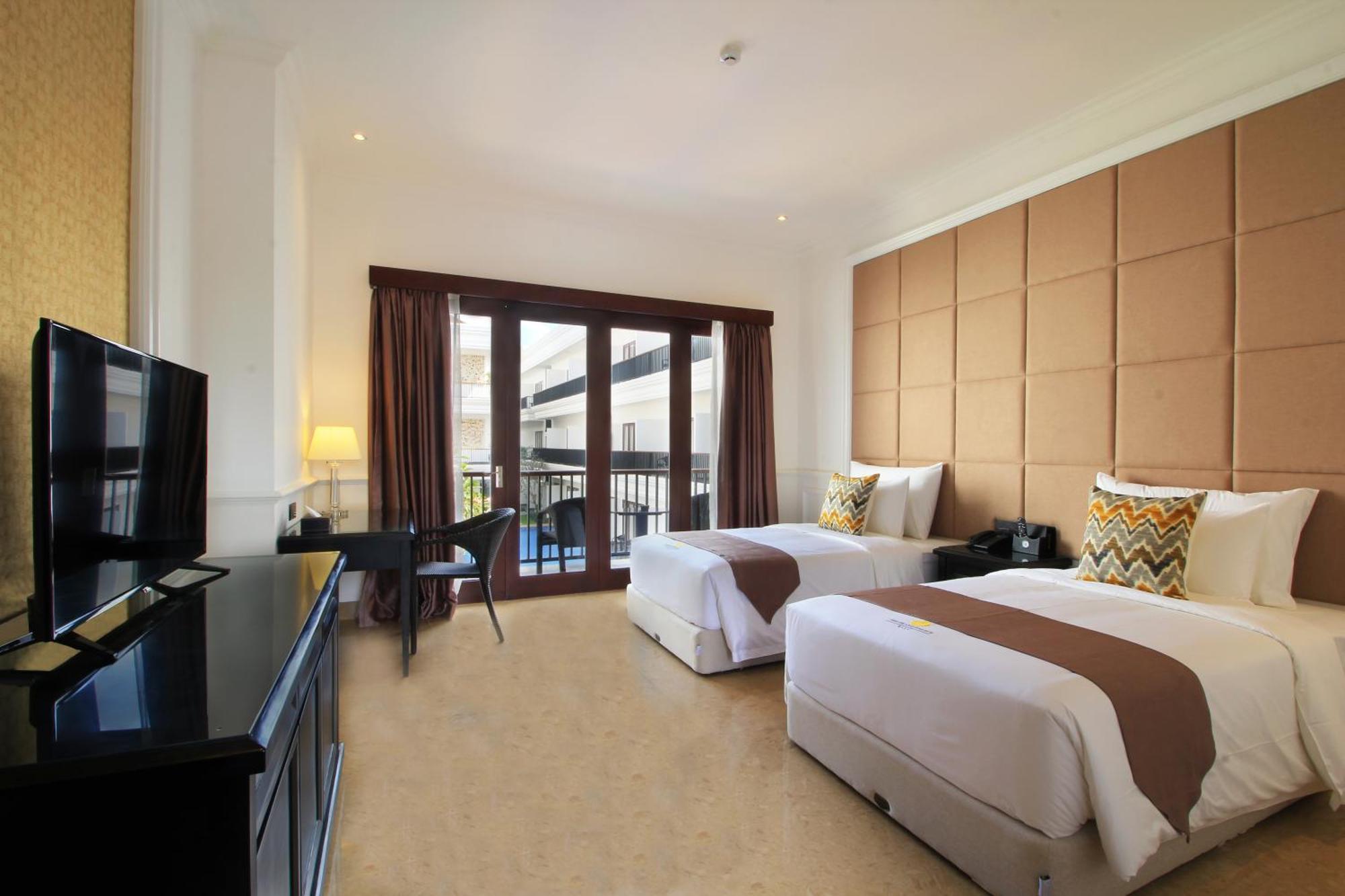 Deluxe Double or Twin Room Pool View