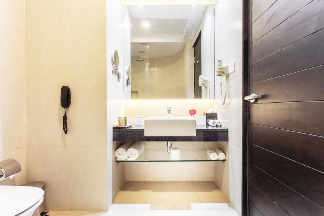 Executive Room,542950869:JPEG