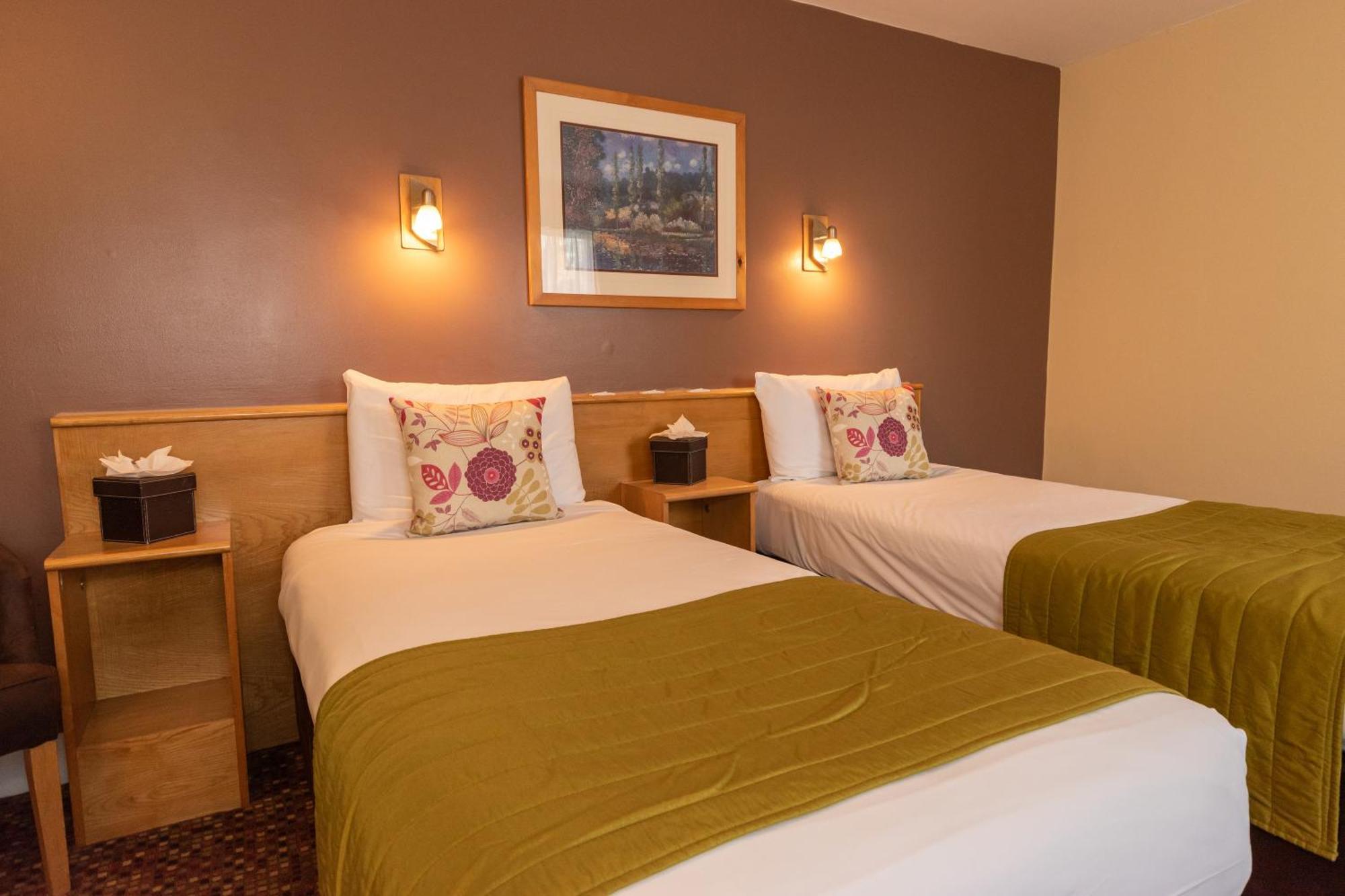 Twin Bedroom