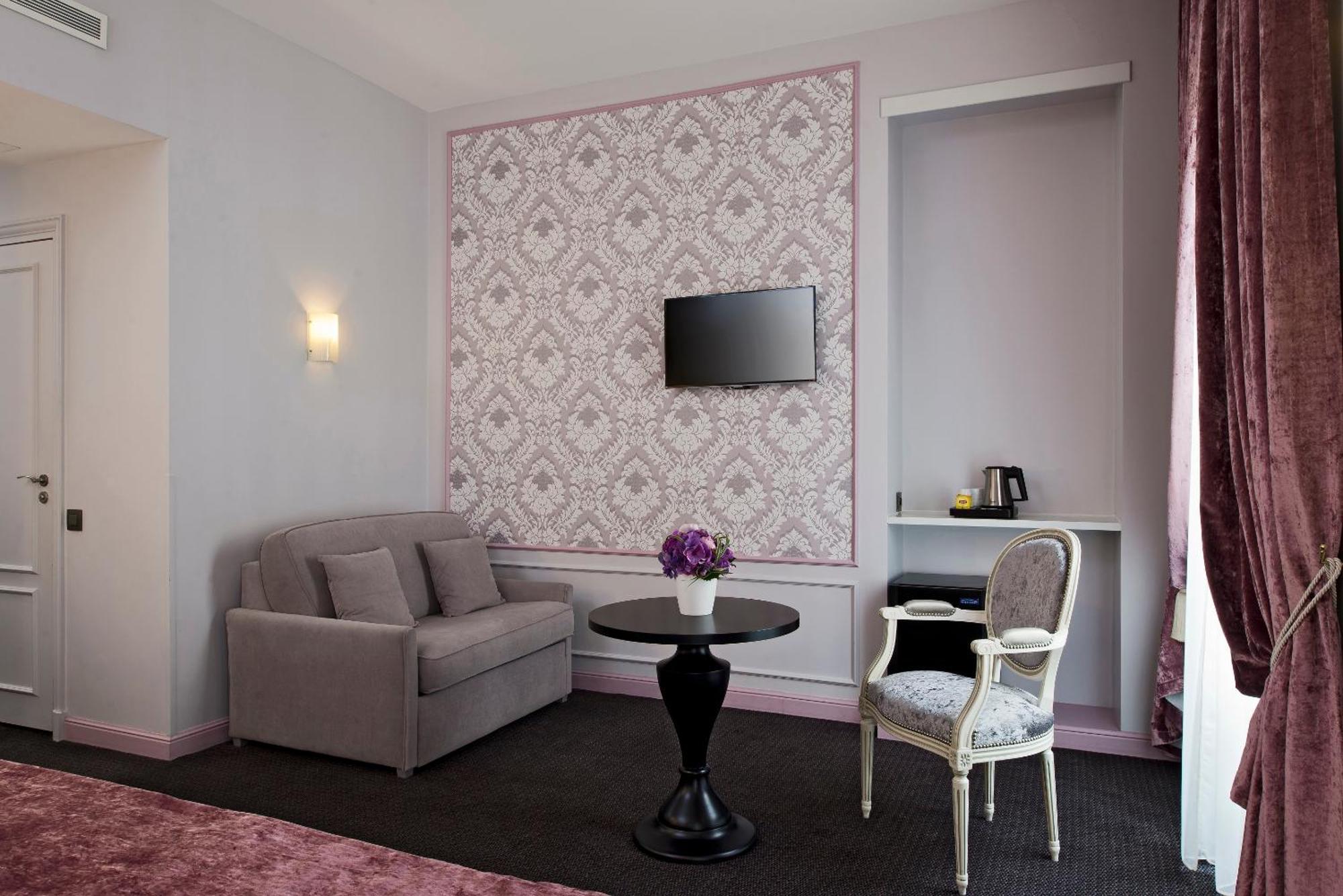 Superior Triple Room
