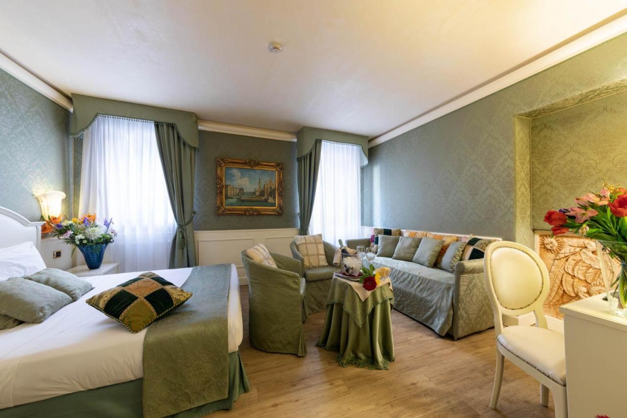 Deluxe Double Room Canal View