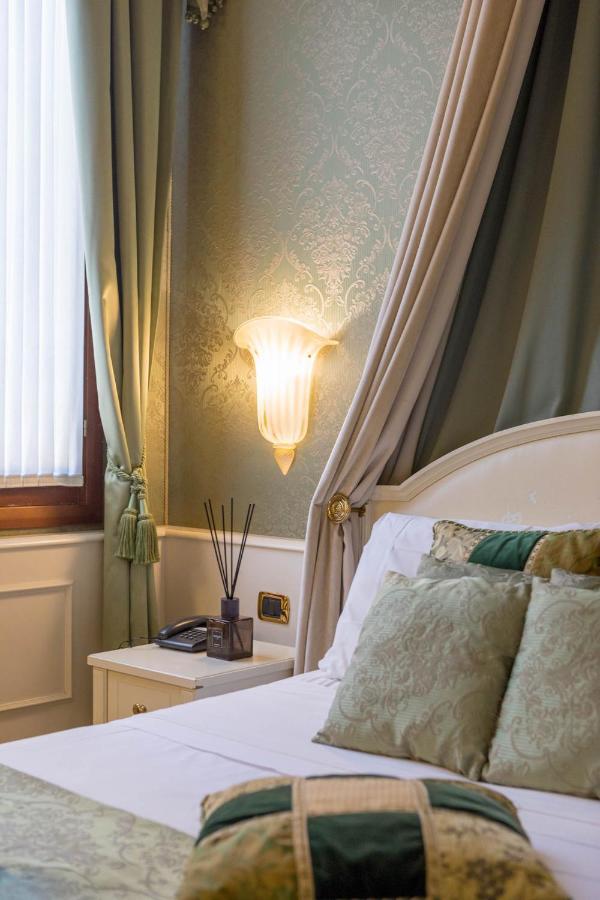 Junior Suite Canal View