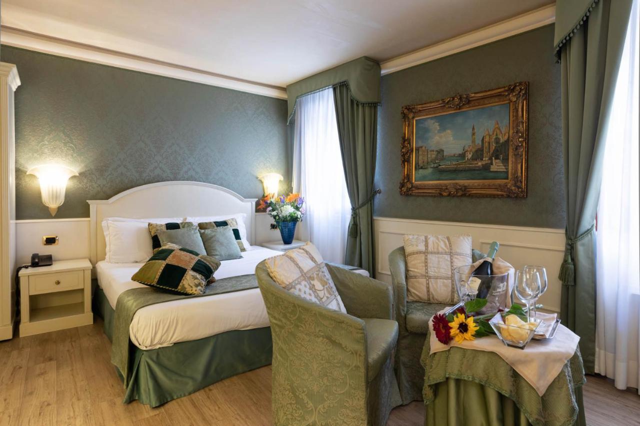 Deluxe Double Room Canal View