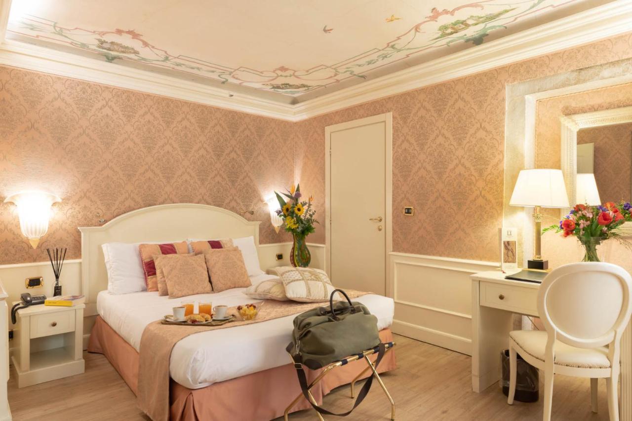 Deluxe Double Room Canal View
