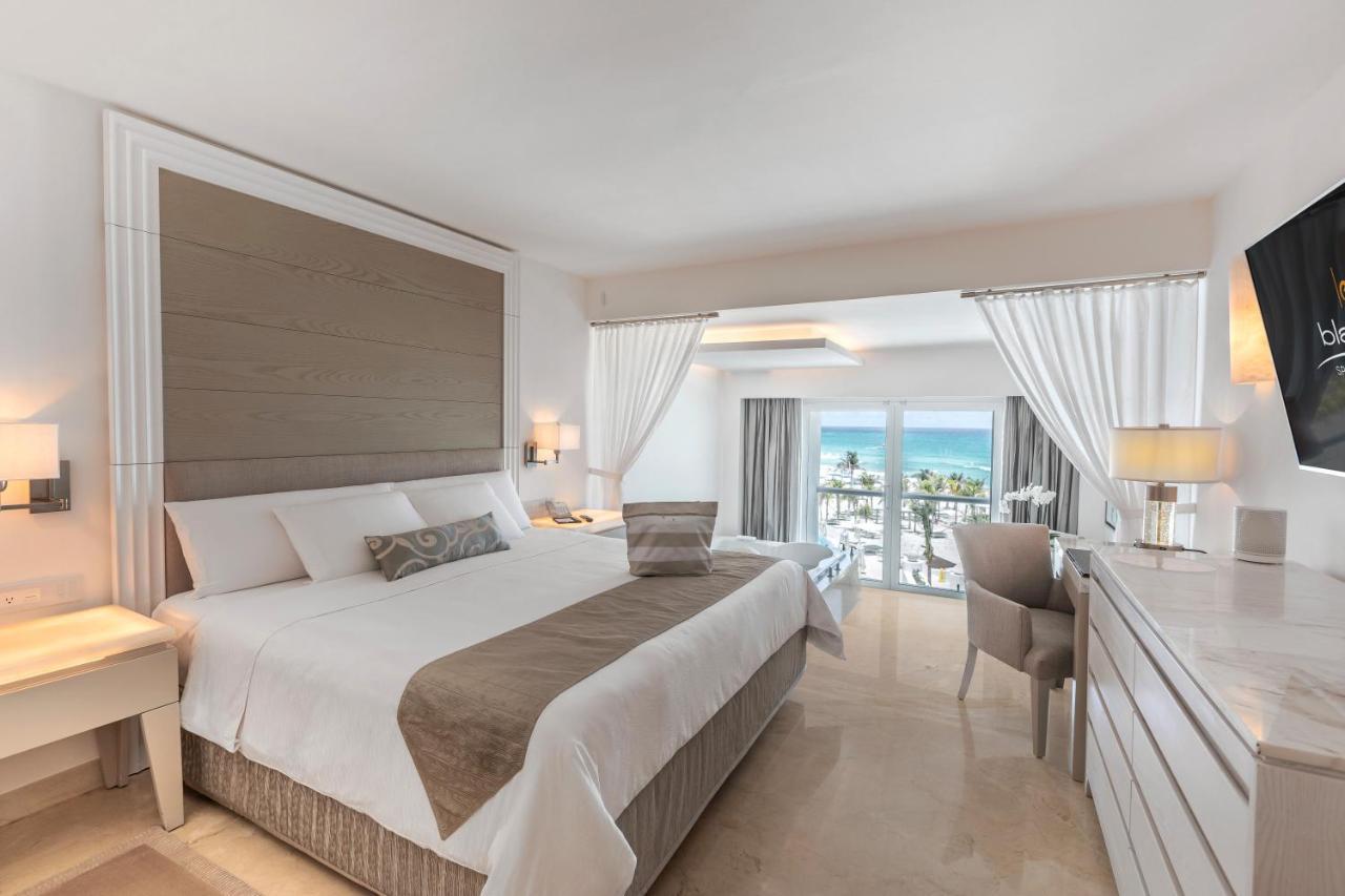 Royale Honeymoon Suite Oceanfront - King Size Bed,1589150738:JPEG