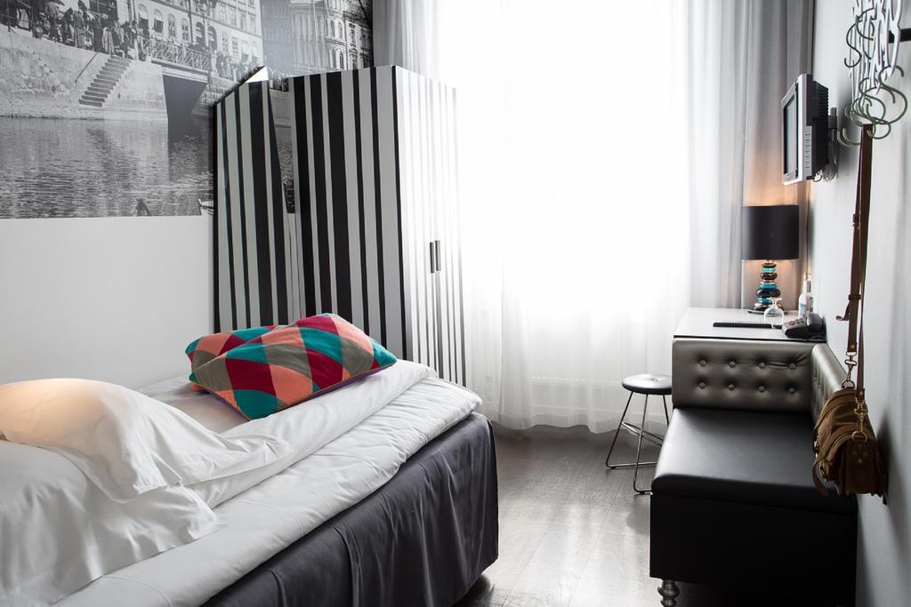 Small Single Room,277711273:JPEG