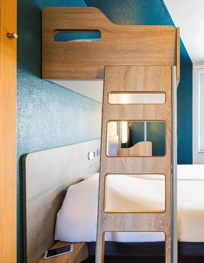 Triple Room 3 Single Beds