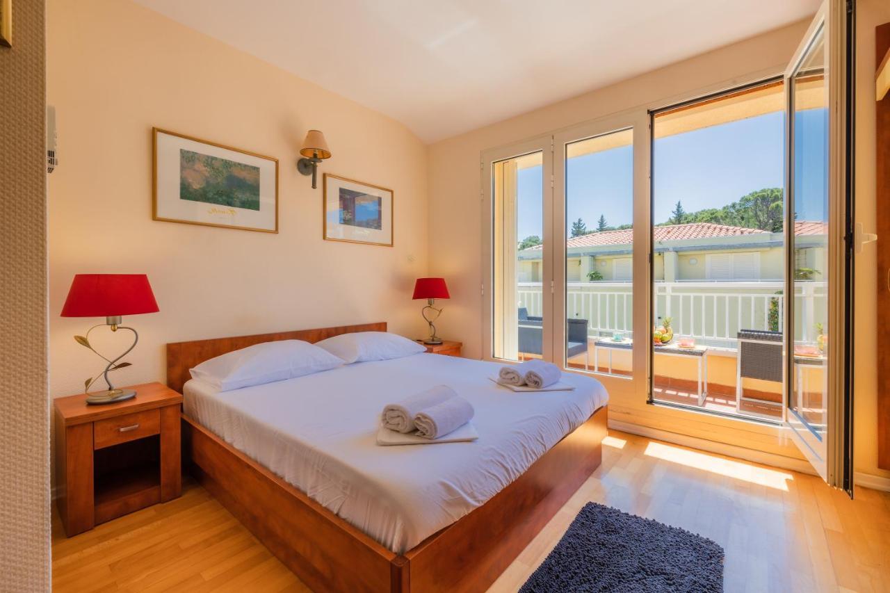 Studio Apartment Balcony