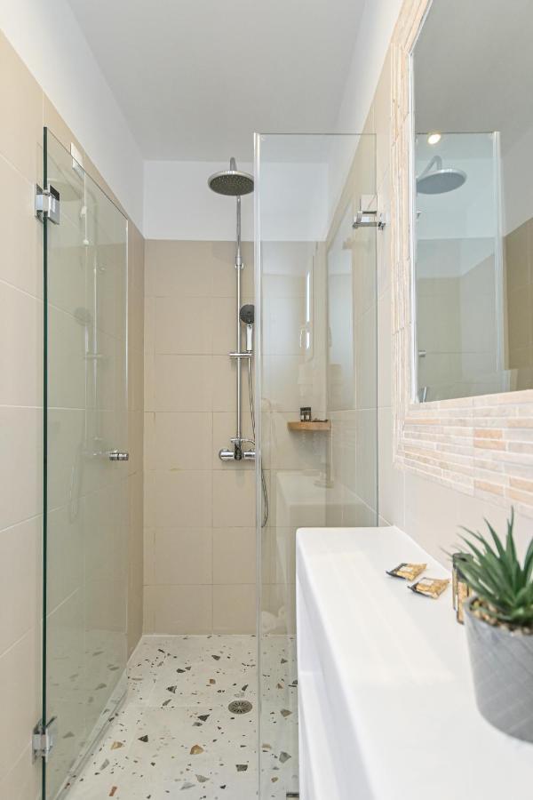Deluxe Double or Twin Room Spa Bath
