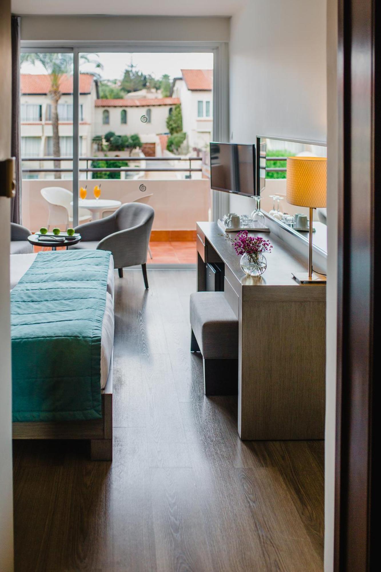 Superior Double or Twin Room with Pool View