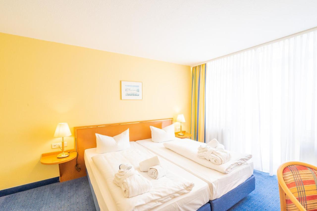 Suite with City View,1398882581:JPEG