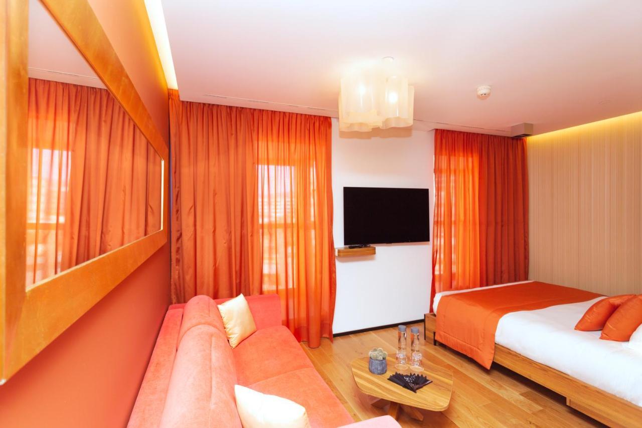 Studio Deluxe
