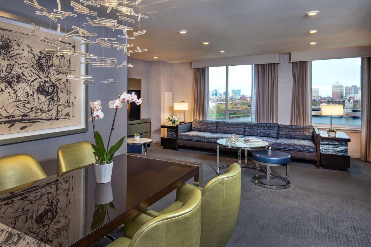 One Bedroom Suite King River View West Tower