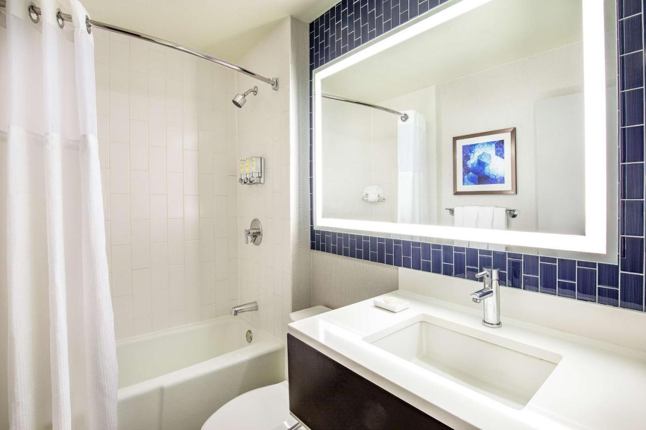 One Bedroom Suite King River View West Tower