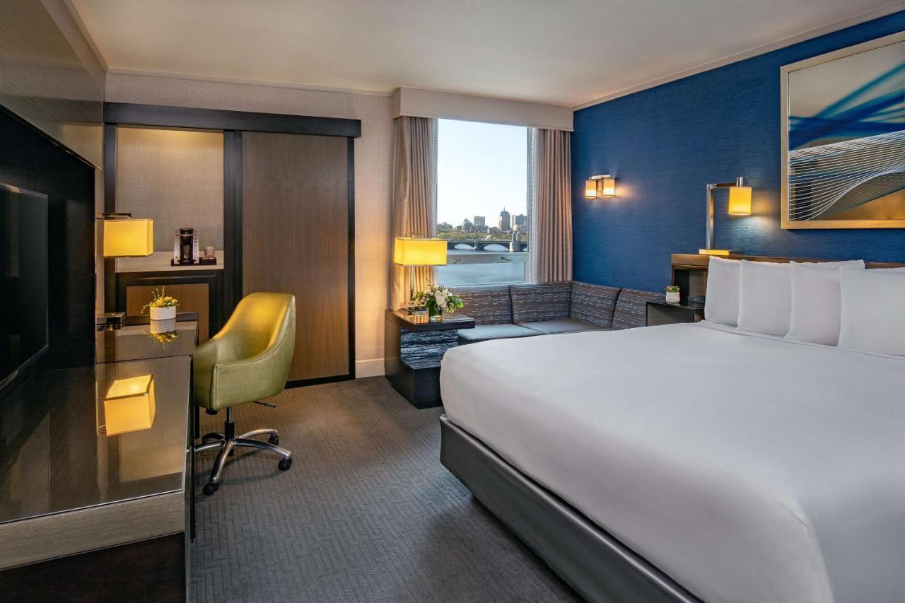 One Bedroom Suite King River View West Tower