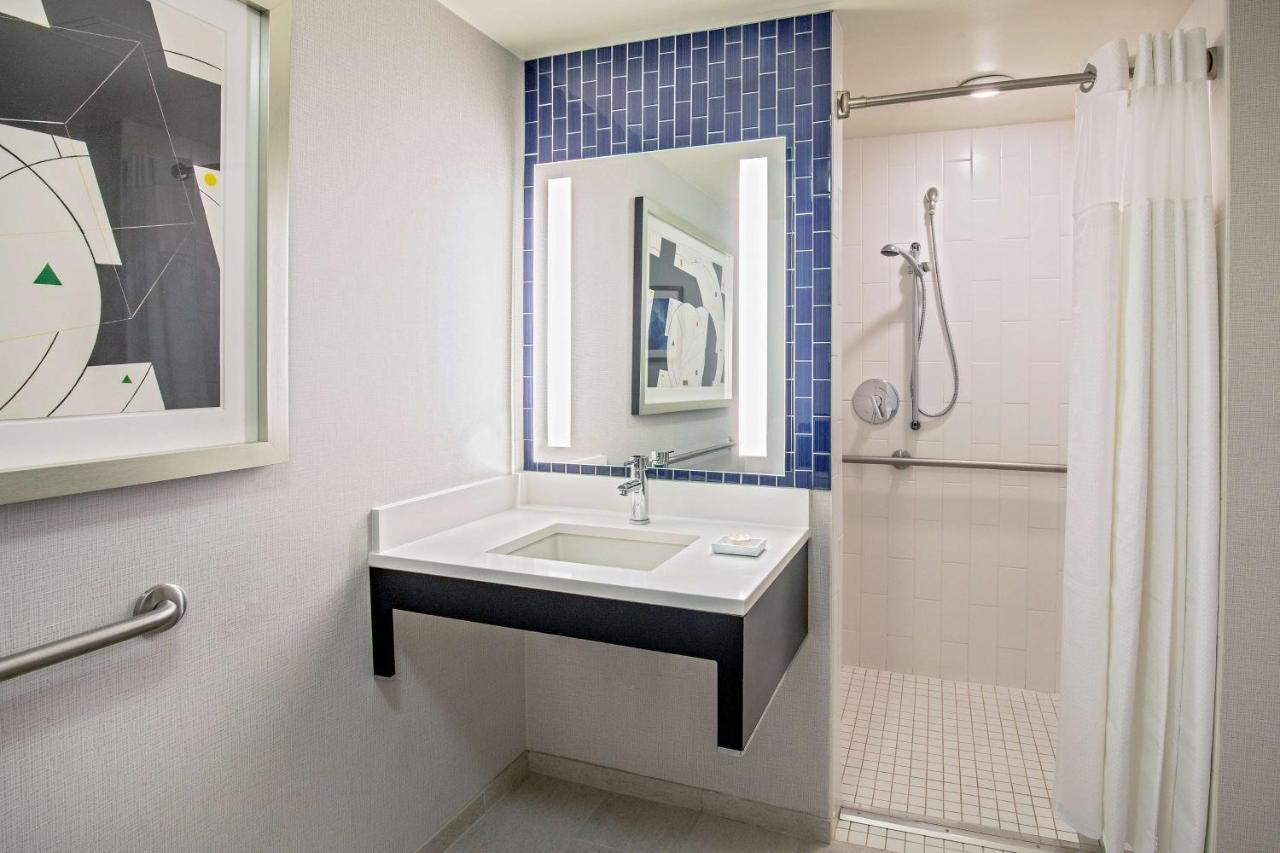 One Bedroom Suite King Accessible River View West Tower