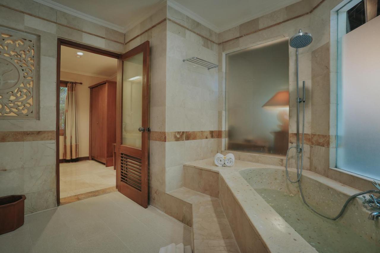 One-Bedroom Villa Plunge Pool