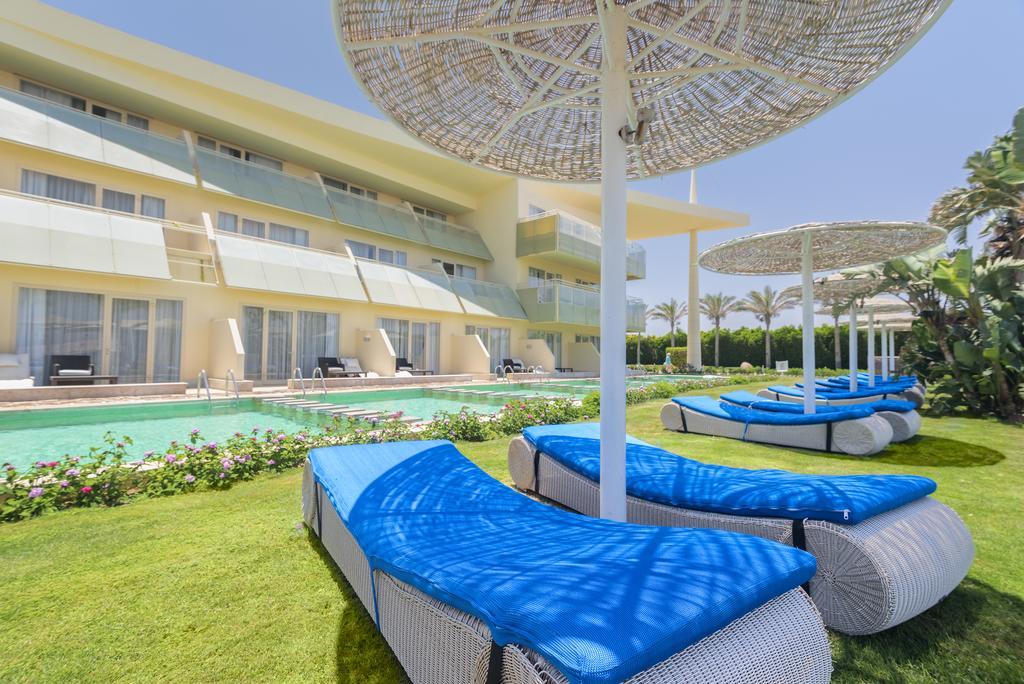 Rum Deluxe med havsutsikt och egen pool