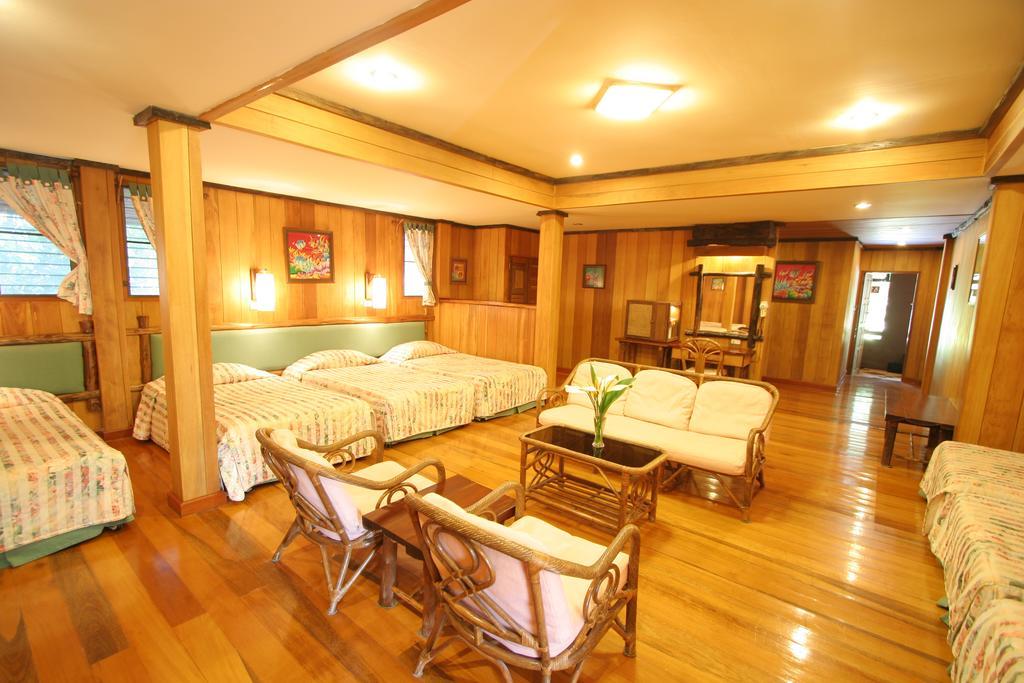 Family Room,125485485:JPEG