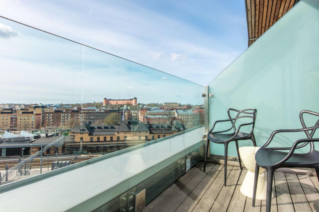 Rum Standard med utsikt över staden och balkong