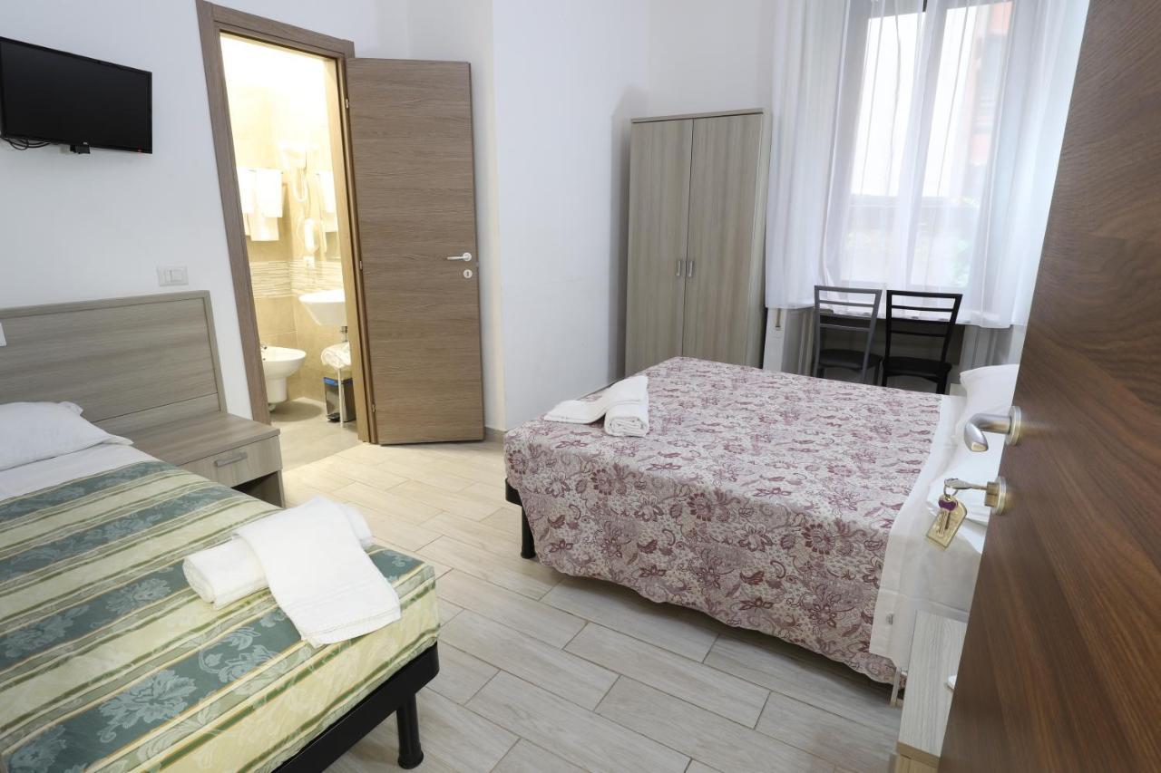 Triple Room,1263563950:JPEG