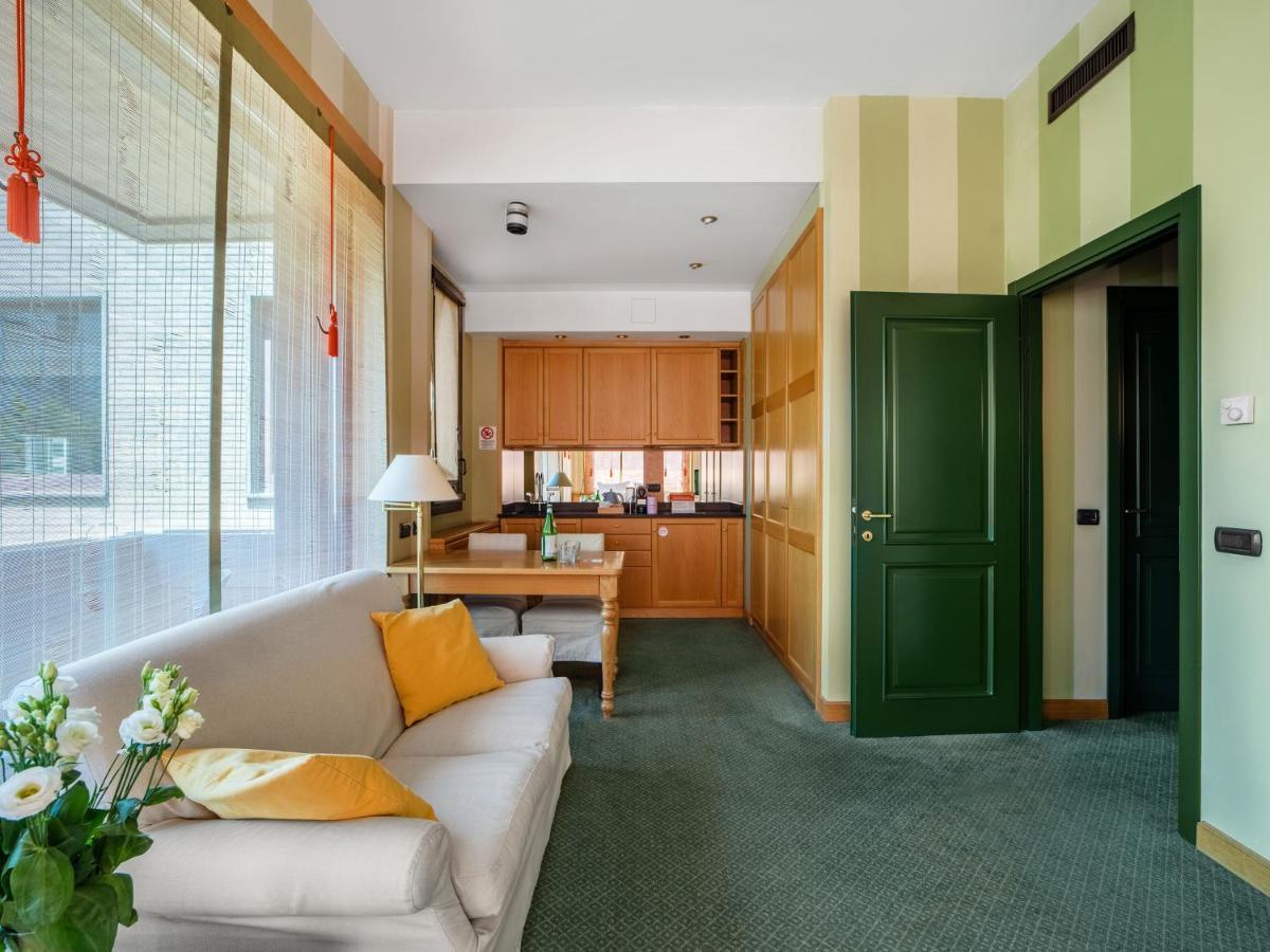 Large Studio Kitchenette