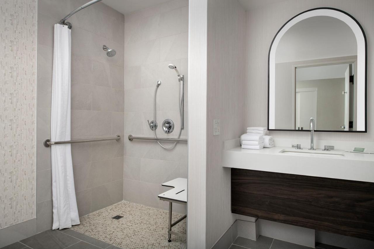 Queen Room City View