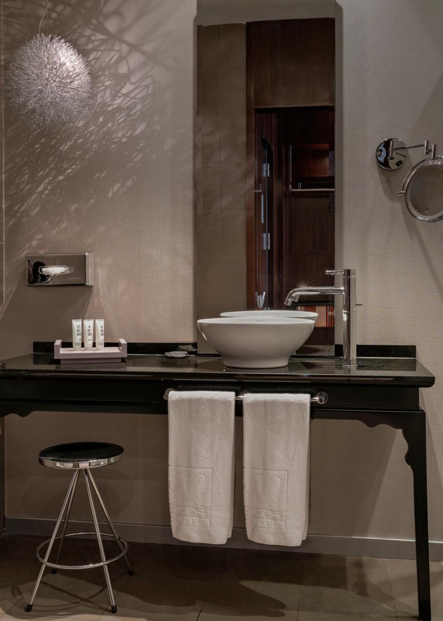 Vincci Room