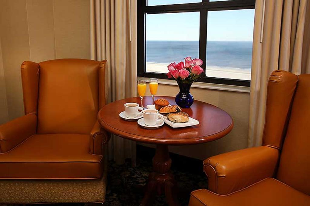 Vintage King Oceanfront Room