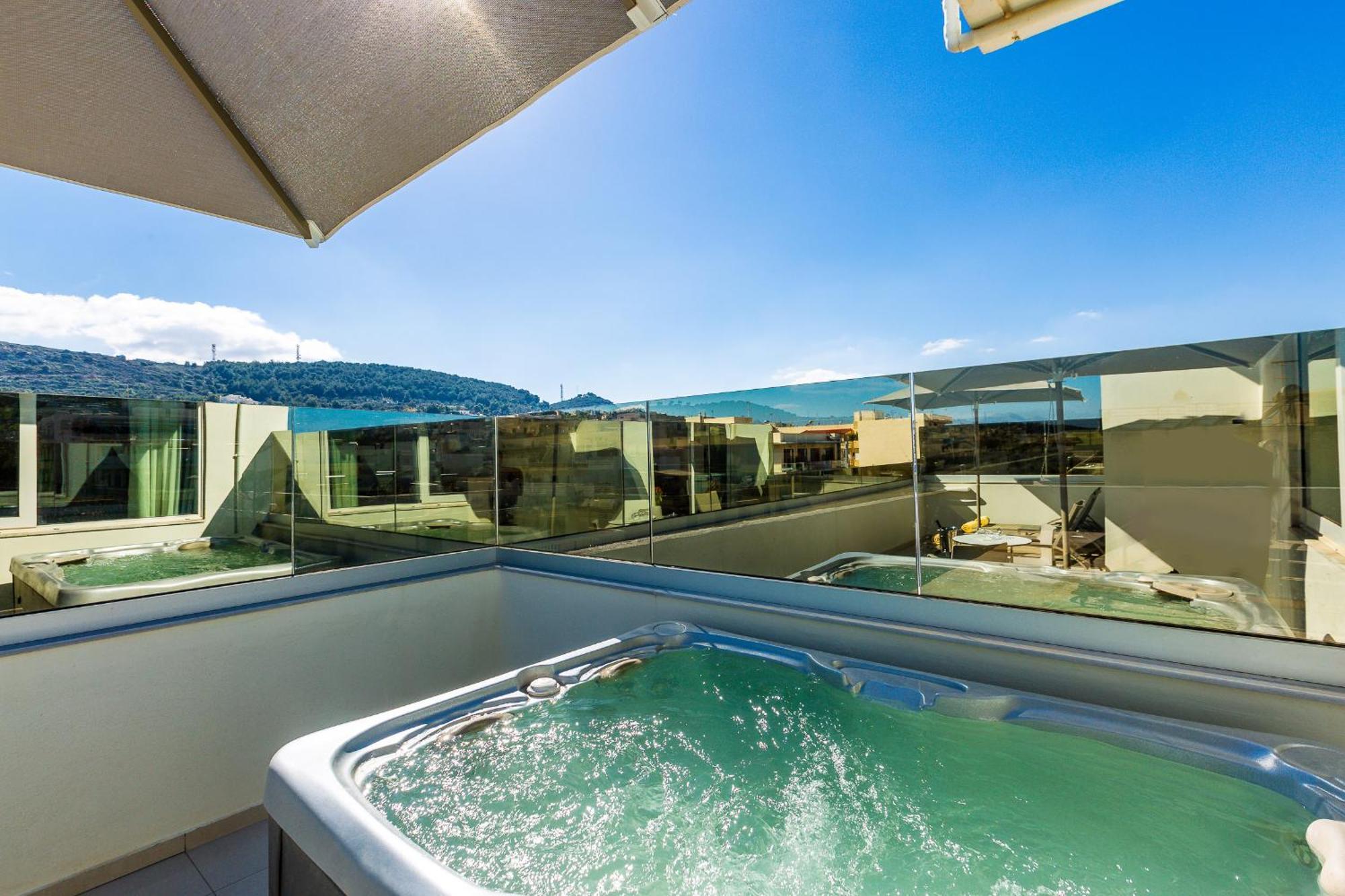 Executive Suite with Jetted Tub,1273335298:JPEG