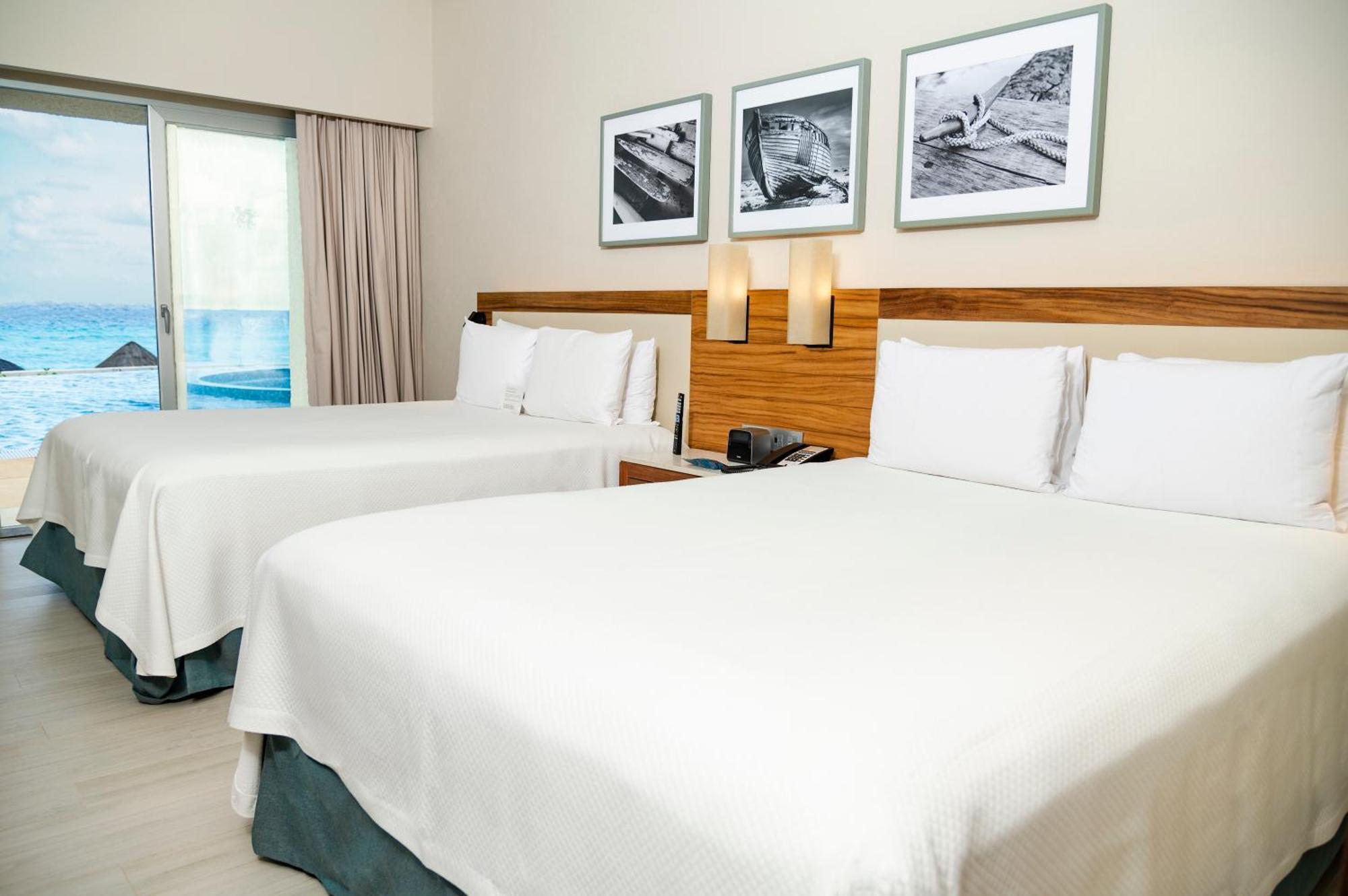 Dubbelrum Swim Up vid havet – Endast vuxna
