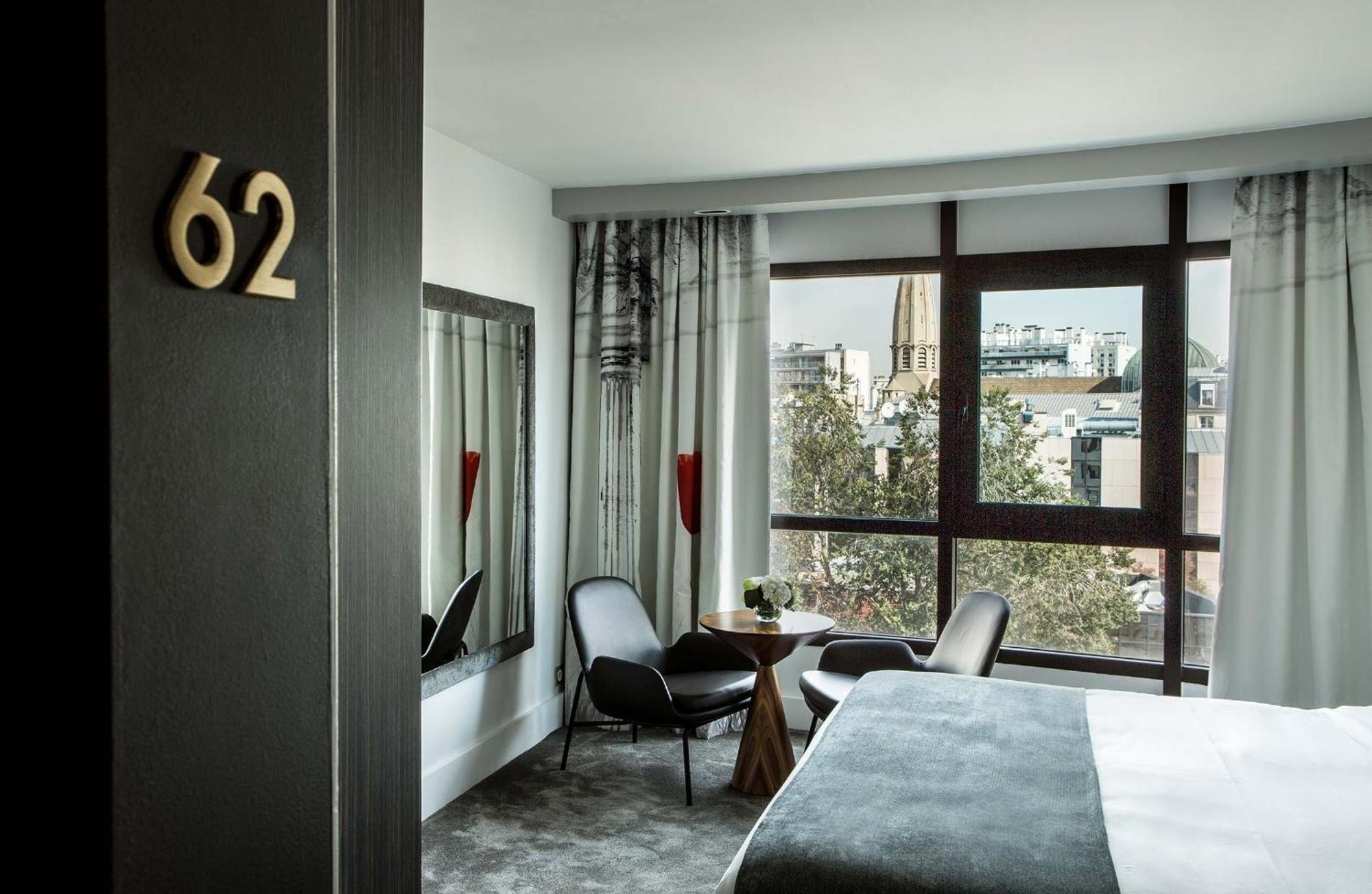 Privilege Double Room Eiffel Tower view 5th 6th floor
