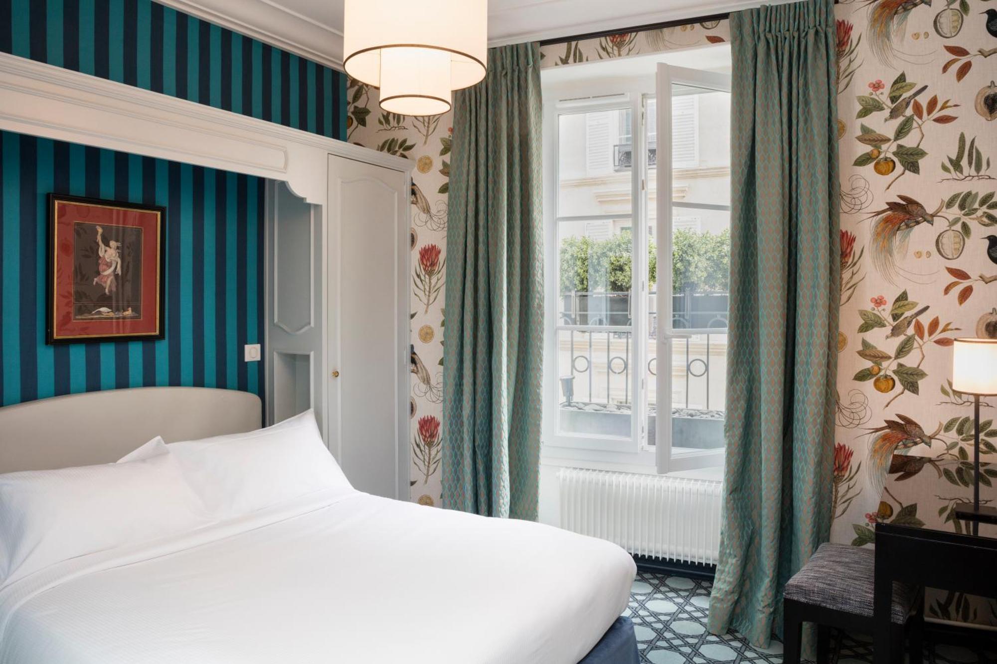 Two Connecting Double Rooms Bath