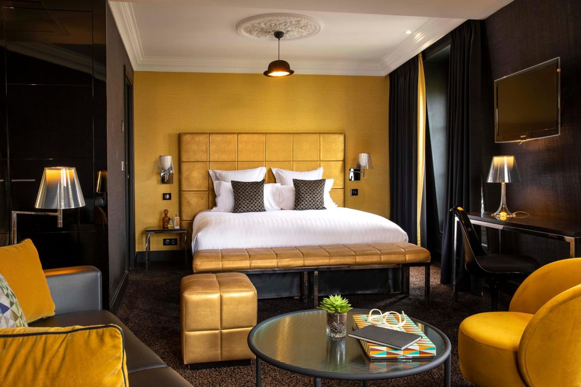 Suite Eiffel Tower View