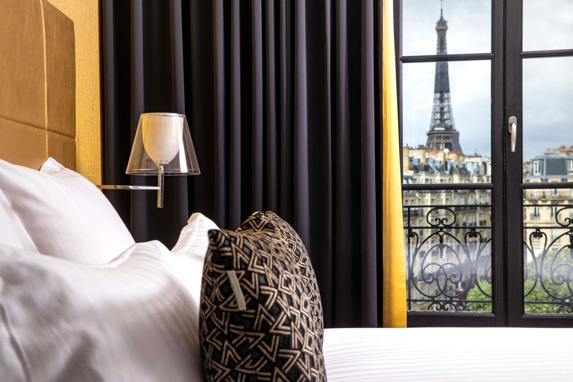 Suite Eiffel Tower View