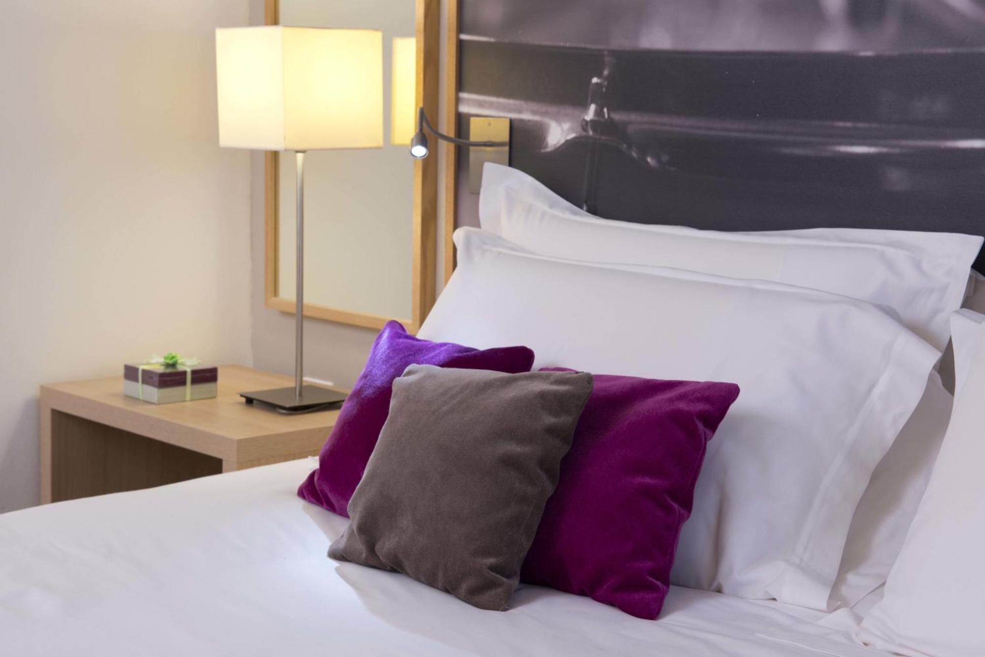 Suite with One Double Bed and Sofa Bed,1274058511:JPEG