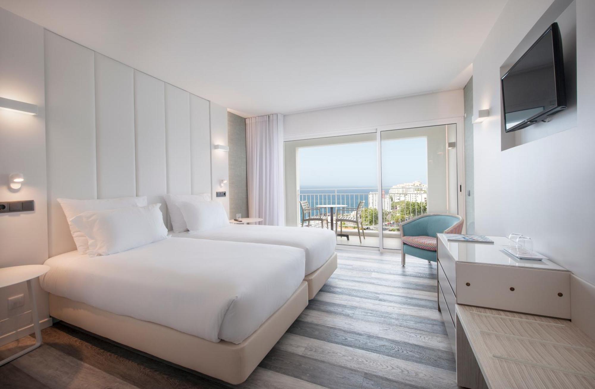 Double or Twin Room Side Sea View