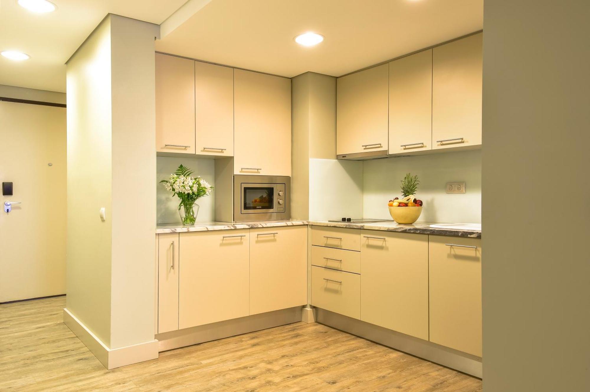 Premium Two-Bedroom Apartment with Balcony and Pool View,1274523295:JPEG