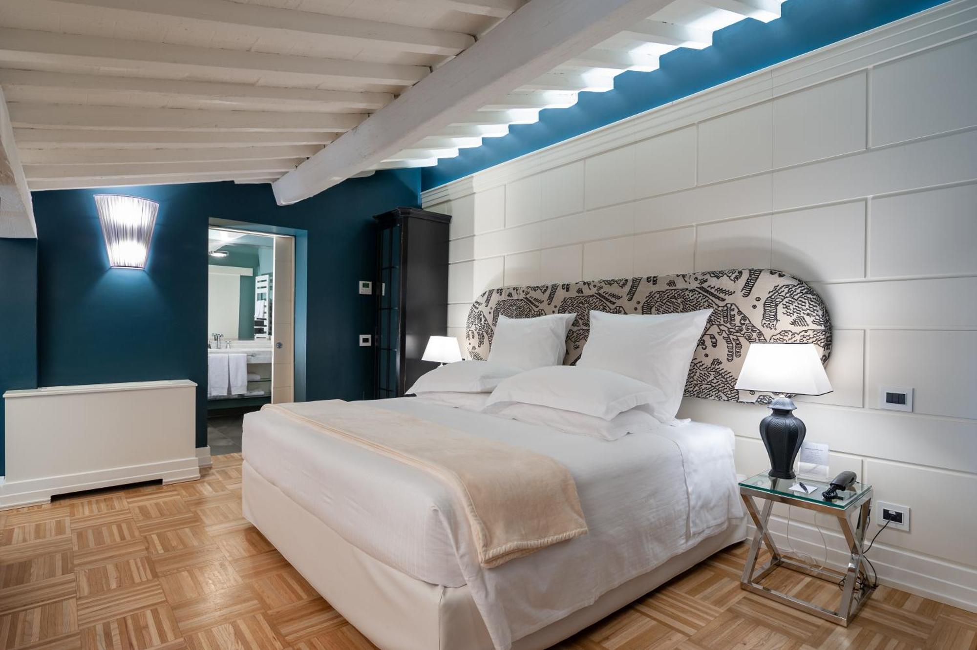 Suite,1274661271:JPEG