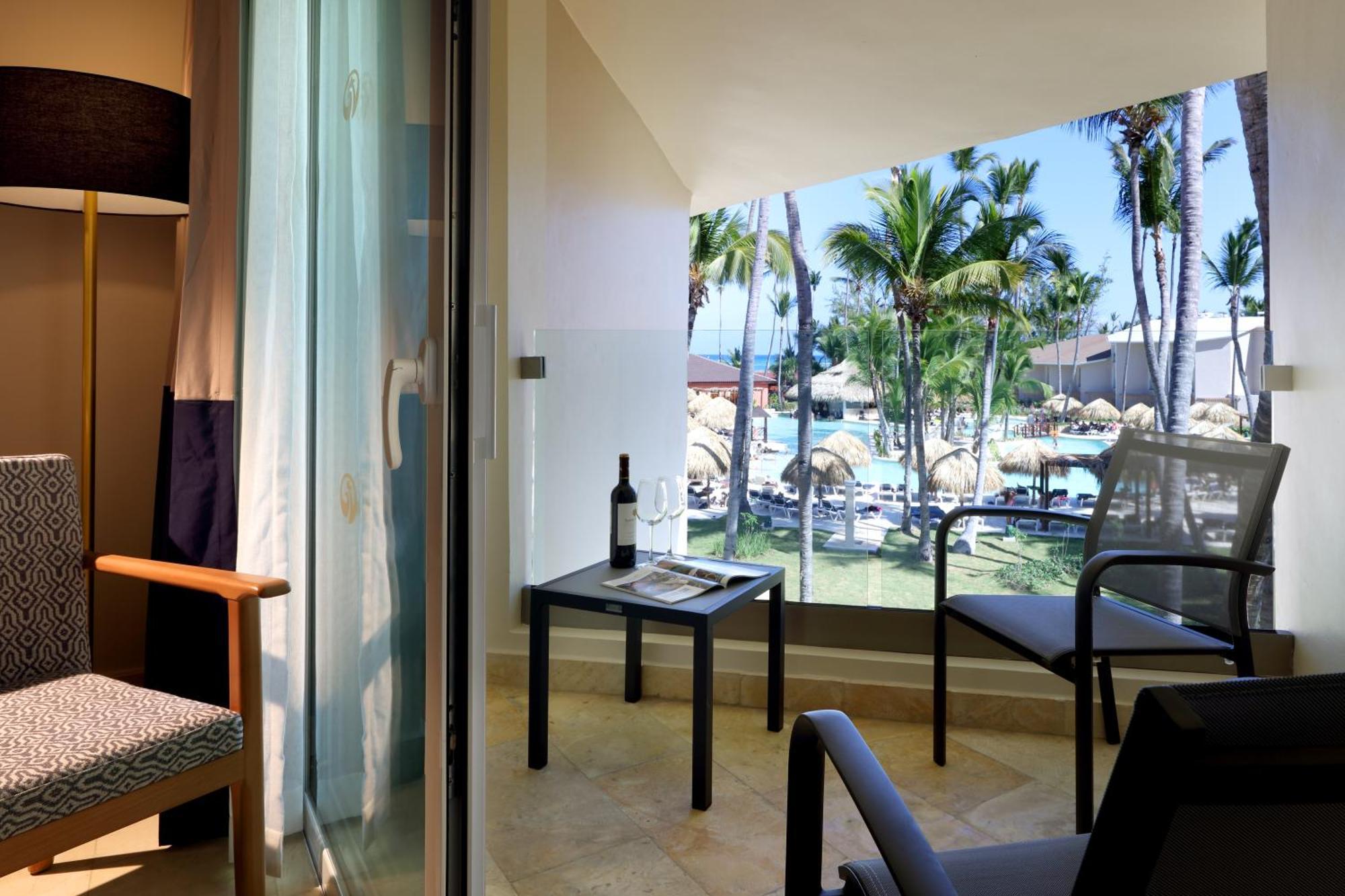 Junior Suite Pool Access
