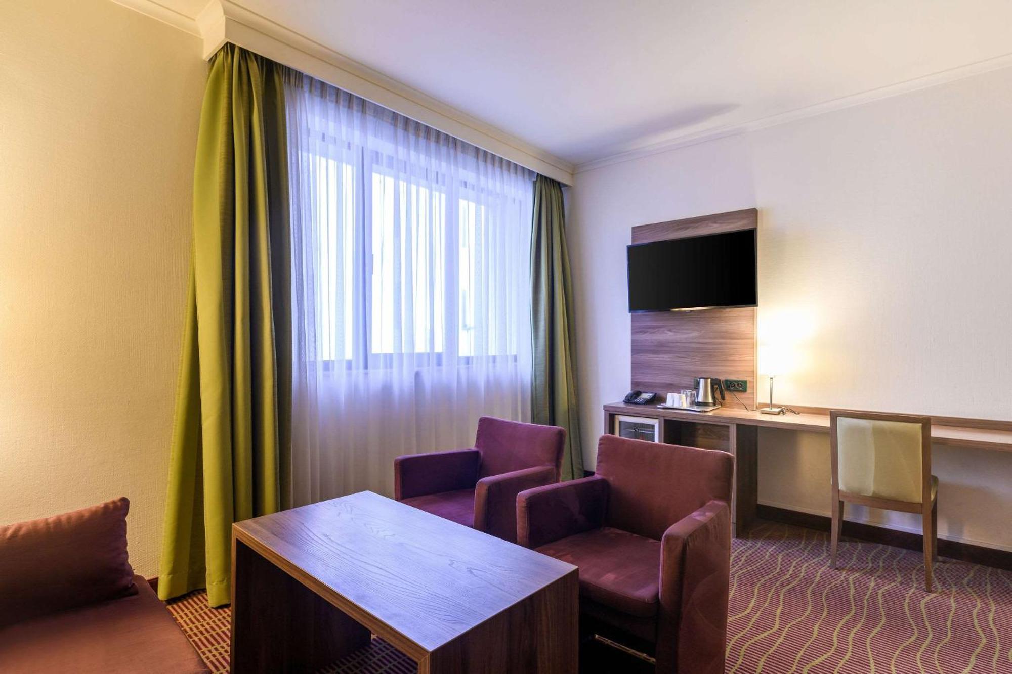 Executive Queen Room