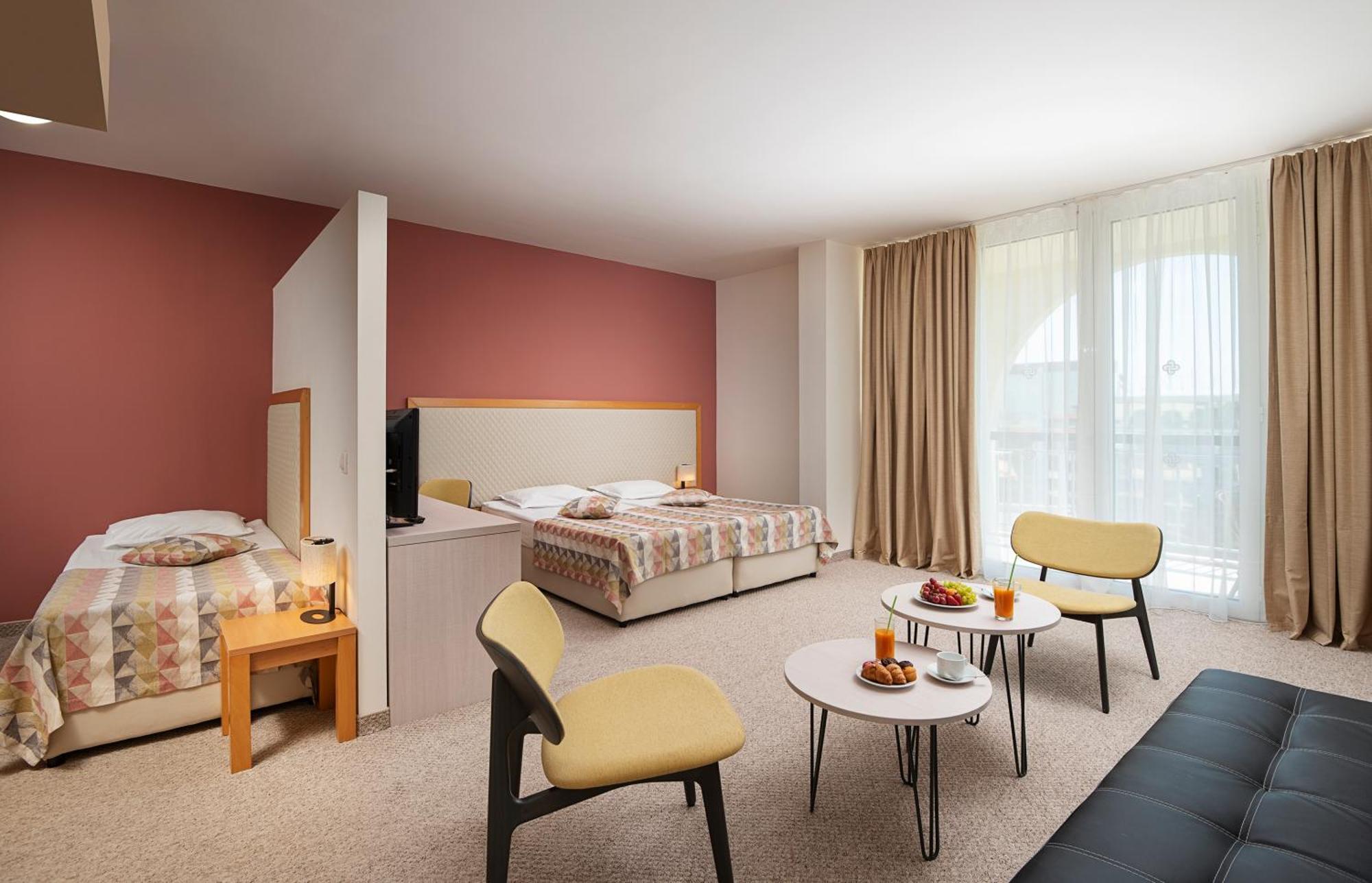 Junior Suite,1275244105:JPEG