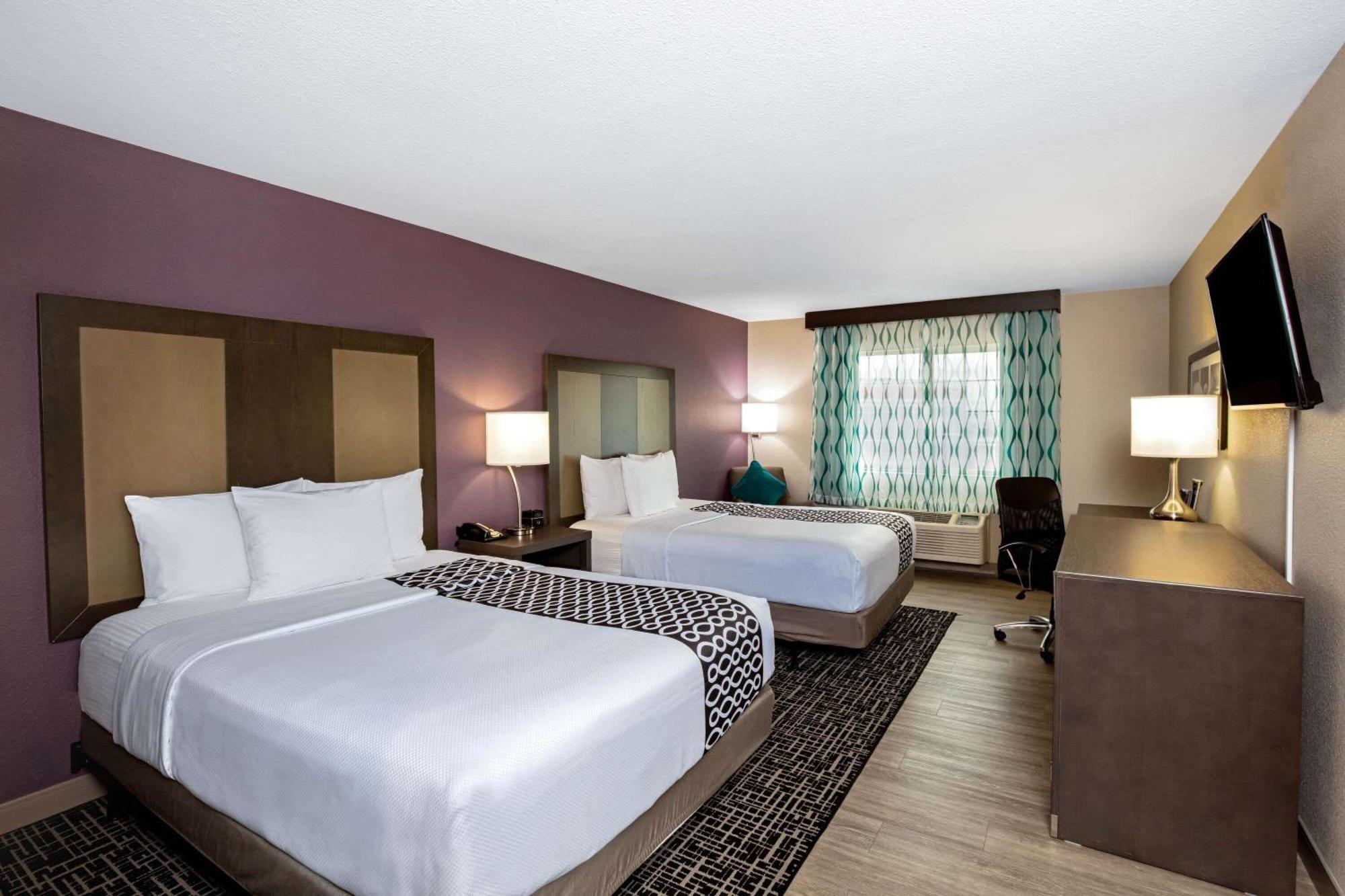 Queen Room Two Queen Beds Mobility or Hearing Access Non-Smoking