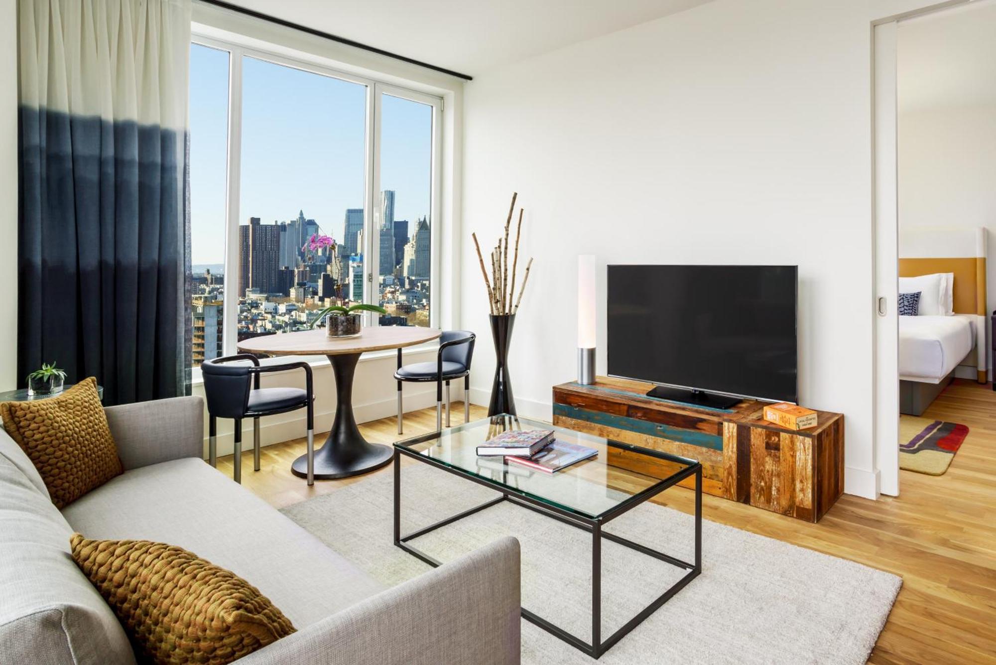 One-Bedroom King Suite City View