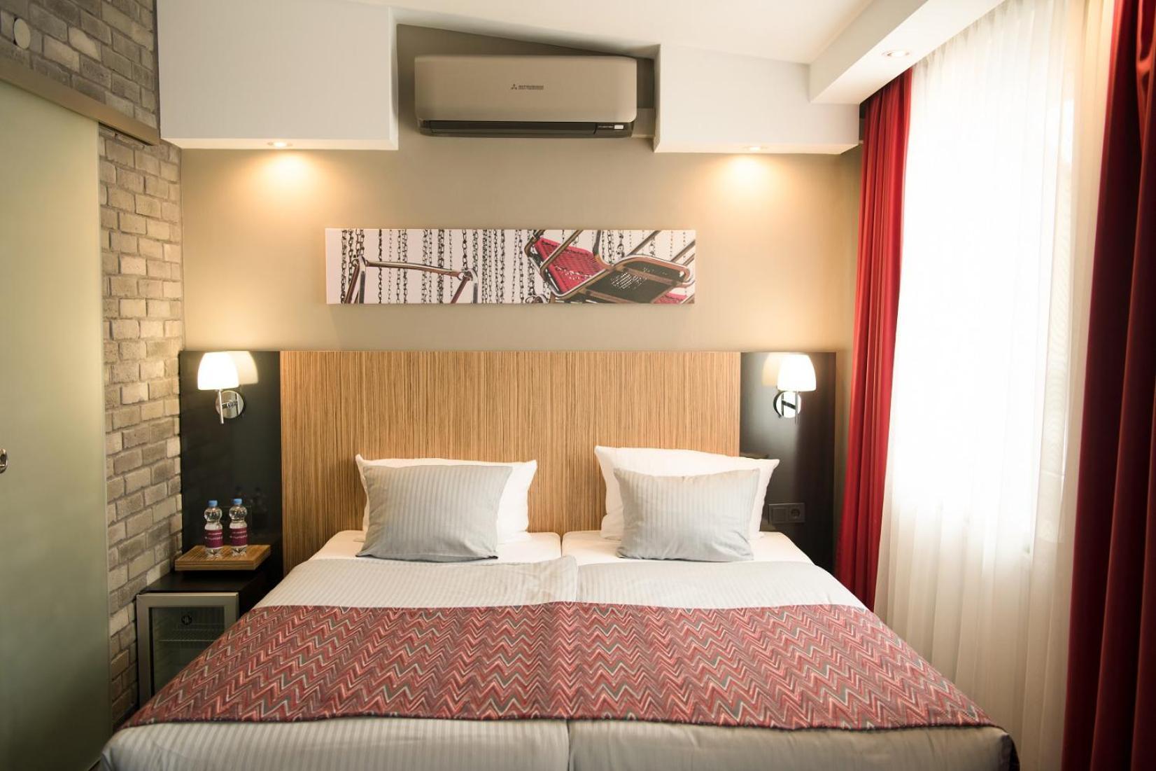 superior double room air condition