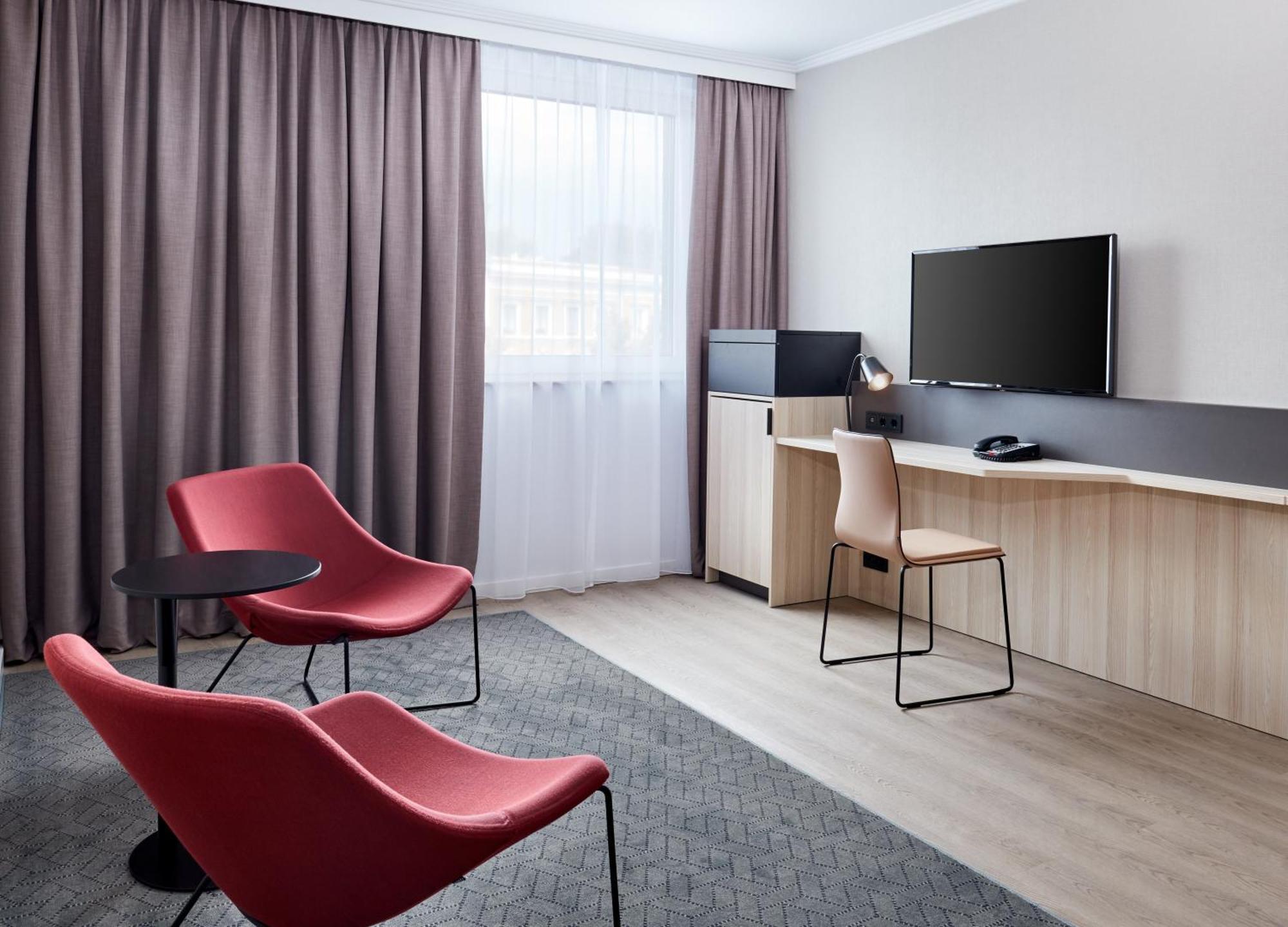 Junior King Suite