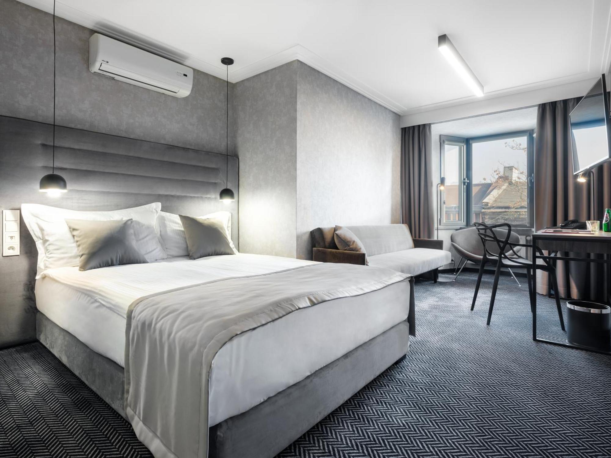 Triple Room,1212089941:JPEG
