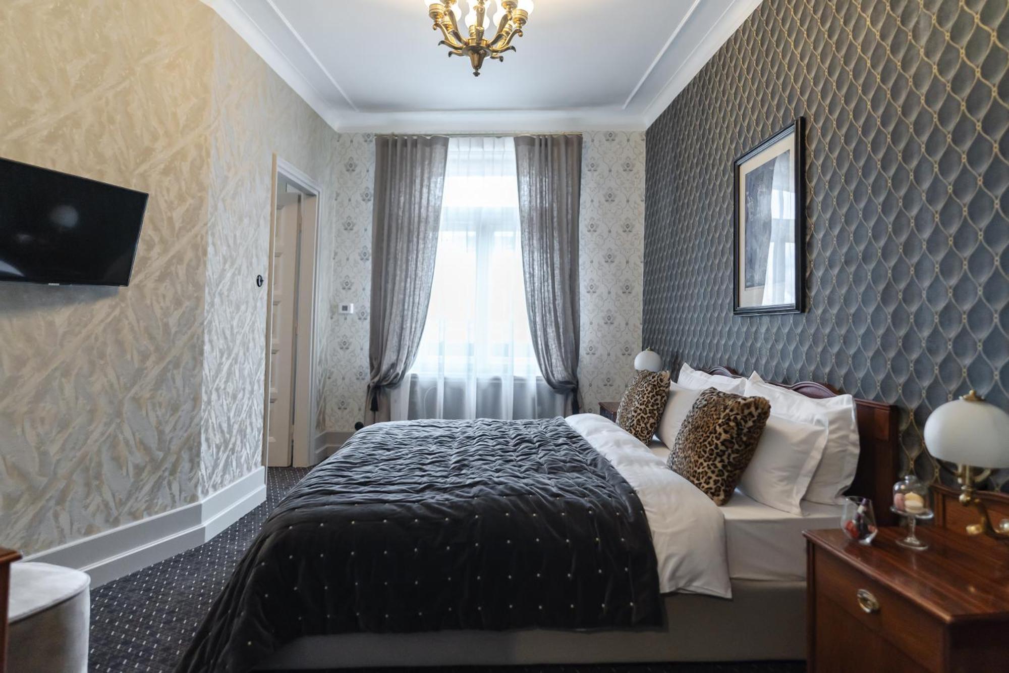 Deluxe Family Suite