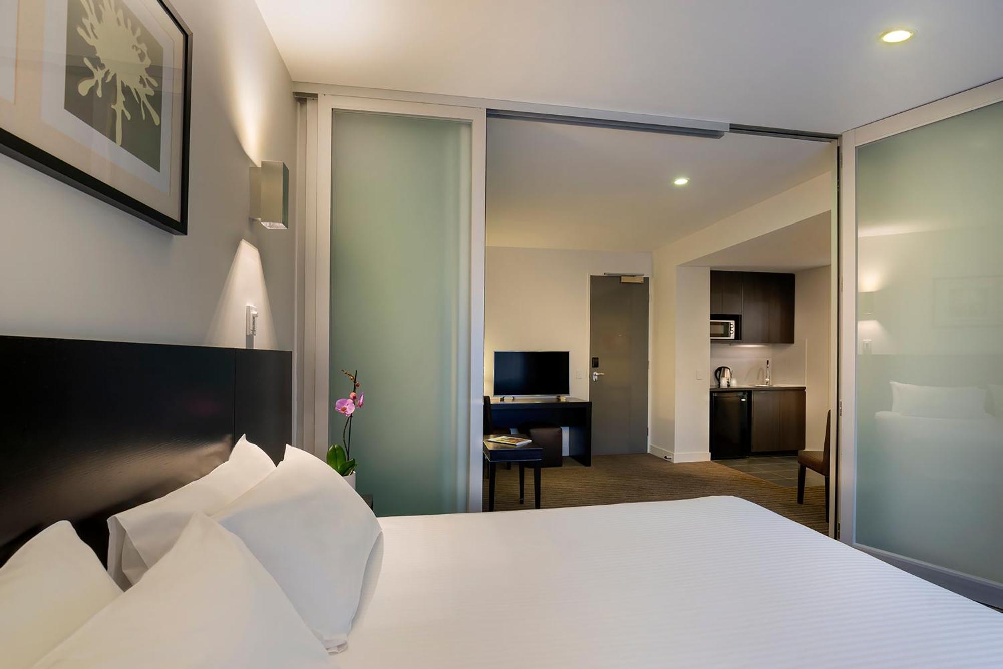 Deluxe King Suite Spa Bath